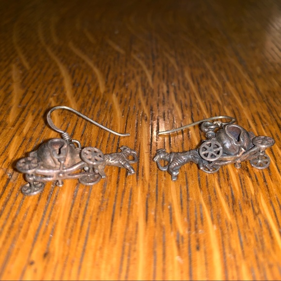 Mini pumpkin carriage earrings - Picture 8 of 8